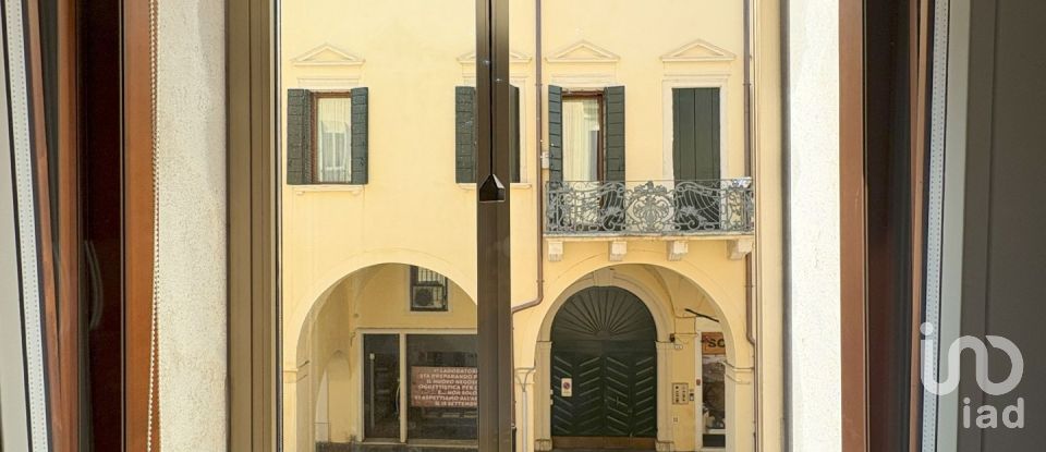 Apartment 6 rooms of 140 m² in Padova (35122)