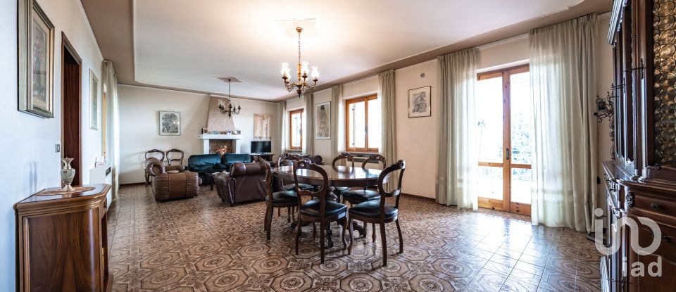 Casa indipendente / Villa 11 locali di 310 m² in Bosco Chiesanuova (37021)