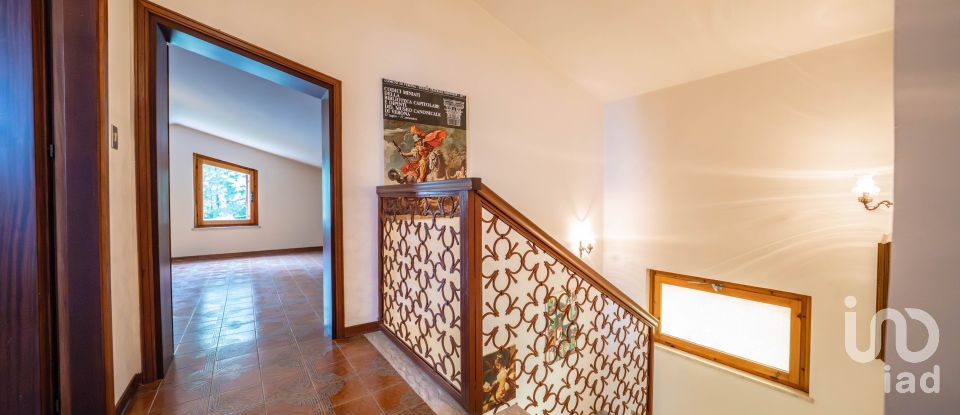 Casa indipendente / Villa 11 locali di 310 m² in Bosco Chiesanuova (37021)