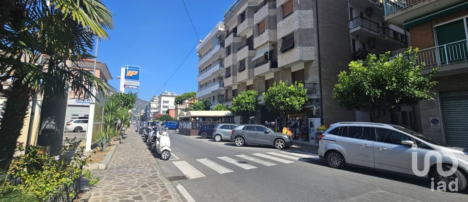 Shop / premises commercial of 70 m² in Alassio (17021)