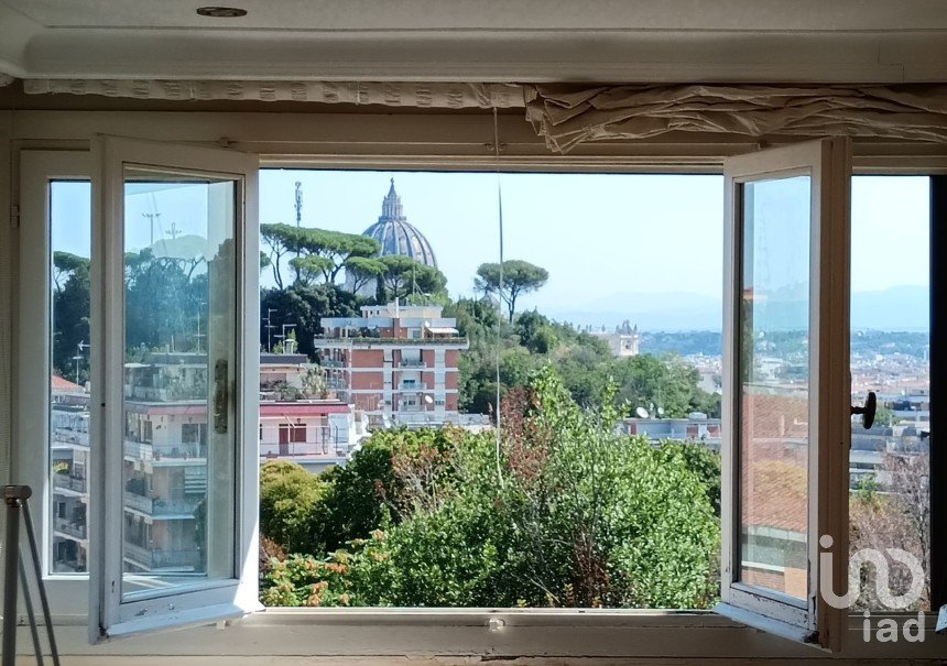 Trilocale di 120 m² a Roma (00165)