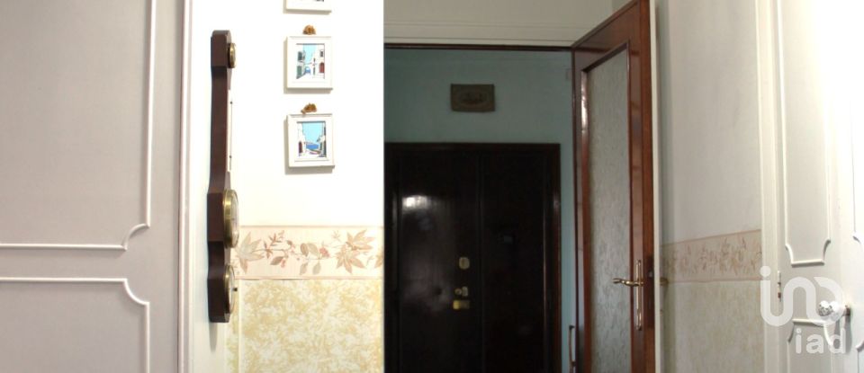 Three-room apartment of 101 m² in Roma (00179)