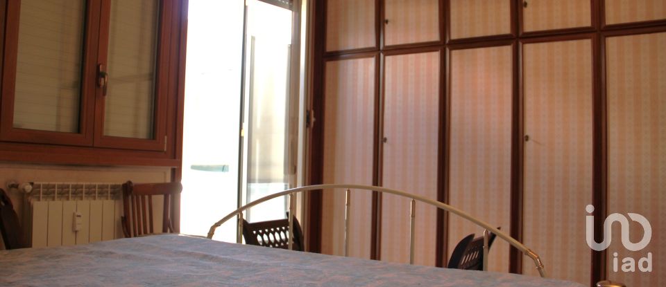 Three-room apartment of 101 m² in Roma (00179)