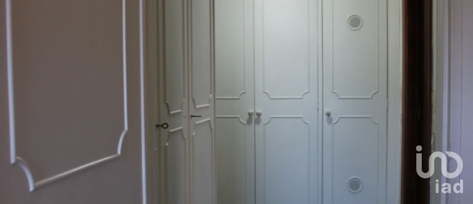 Three-room apartment of 101 m² in Roma (00179)