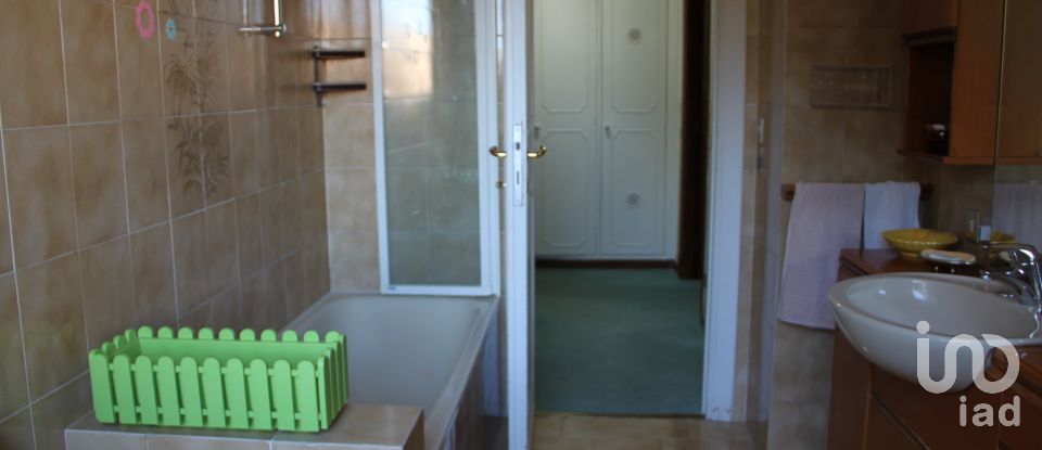 Three-room apartment of 101 m² in Roma (00179)