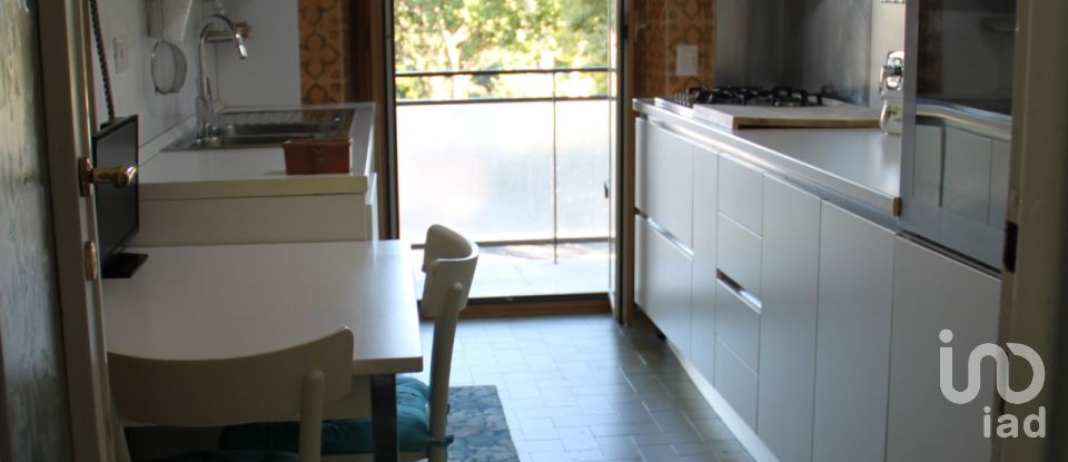 Three-room apartment of 101 m² in Roma (00179)