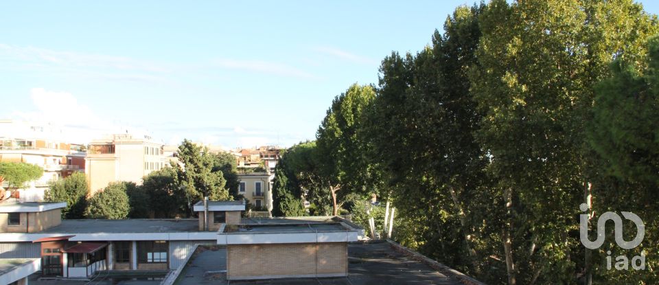 Three-room apartment of 101 m² in Roma (00179)