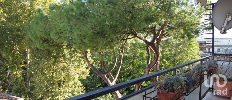 Three-room apartment of 101 m² in Roma (00179)