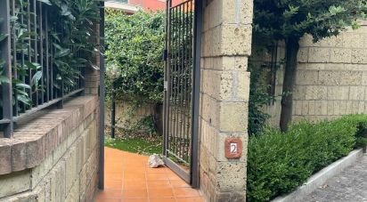 Casale 12 locali di 280 m² in Quarto (80010)