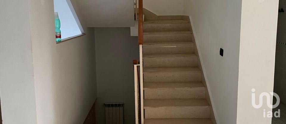 Casale 12 locali di 280 m² in Quarto (80010)