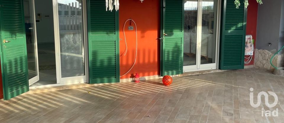 Casale 12 locali di 280 m² in Quarto (80010)