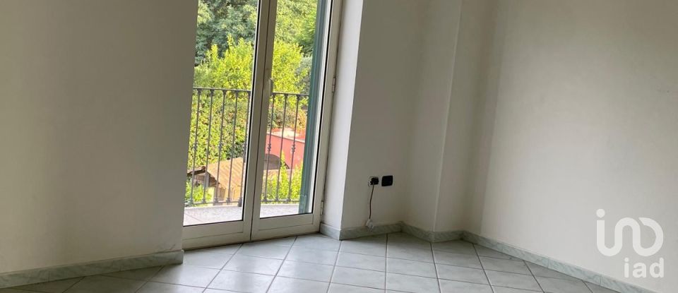 Casale 12 locali di 280 m² in Quarto (80010)
