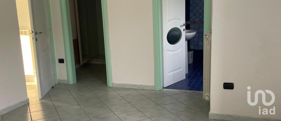 Casale 12 locali di 280 m² in Quarto (80010)