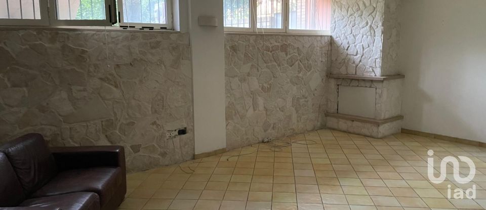 Casale 12 locali di 280 m² in Quarto (80010)