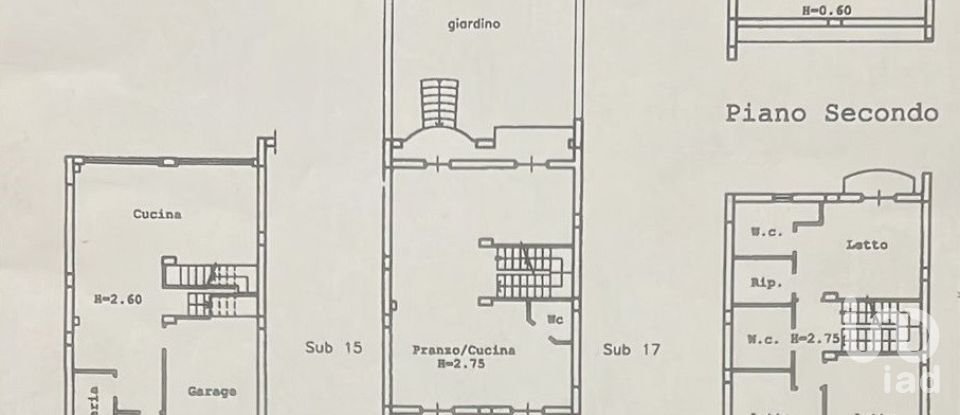 Casale 12 locali di 280 m² in Quarto (80010)