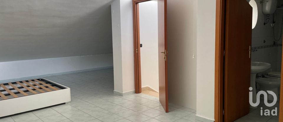 Casale 12 locali di 280 m² in Quarto (80010)