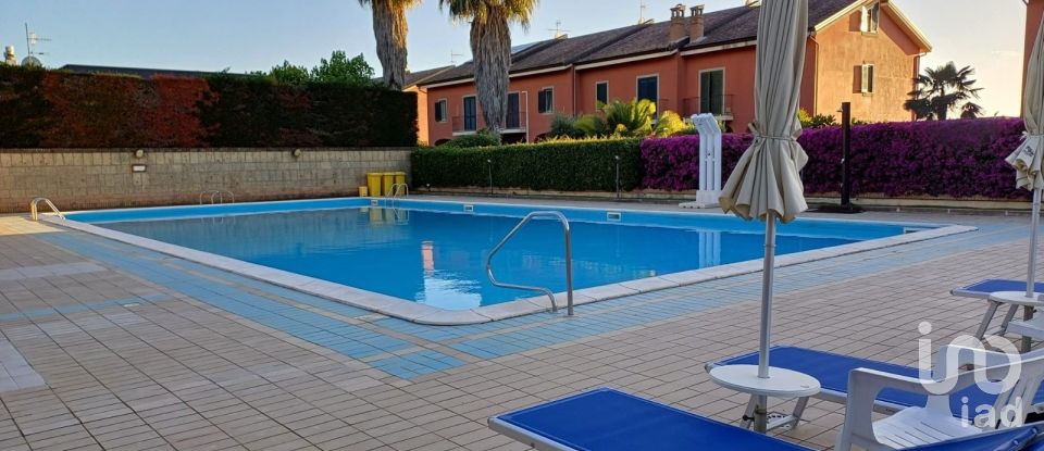 Casale 12 locali di 280 m² in Quarto (80010)