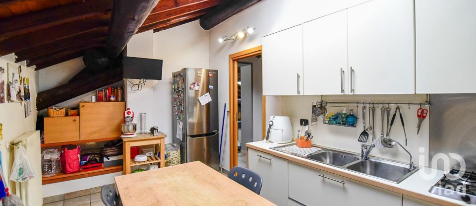 Four-room apartment of 135 m² in Giussano (20833)