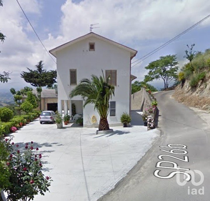 Casa indipendente 20 locali di 375 m² in Canzano (64020)