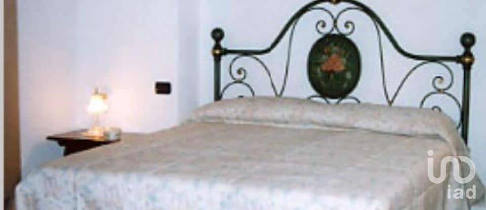 Rustico 0 locali di 300 m² in Monticiano (53015)