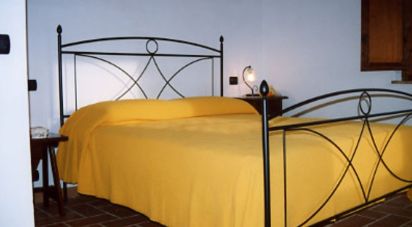 Rustico 0 locali di 300 m² in Monticiano (53015)