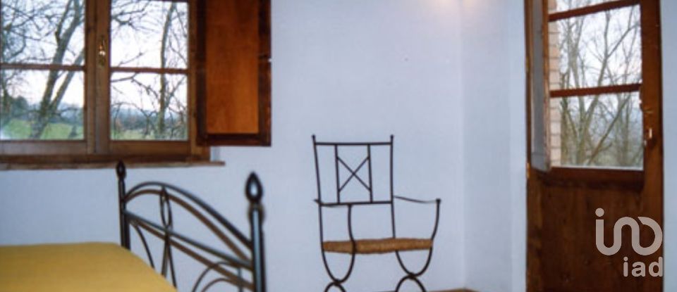 Rustico 0 locali di 300 m² in Monticiano (53015)