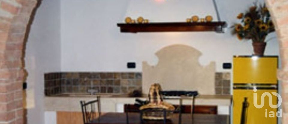 Rustico 0 locali di 300 m² in Monticiano (53015)