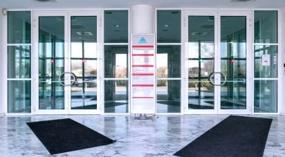 Palazzo / Stabile di 4.100 m² in Curtatone (46010)