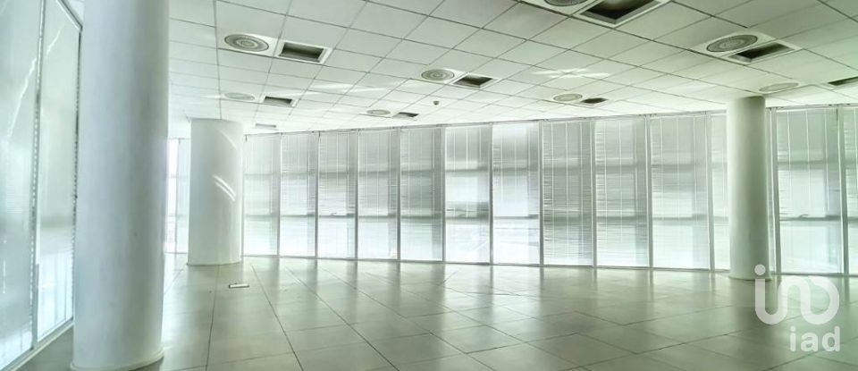 Building of 4,100 m² in Curtatone (46010)