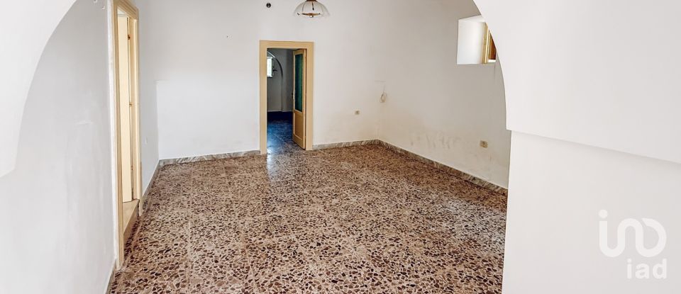 Farm 17 rooms of 511 m² in Martina Franca (74015)
