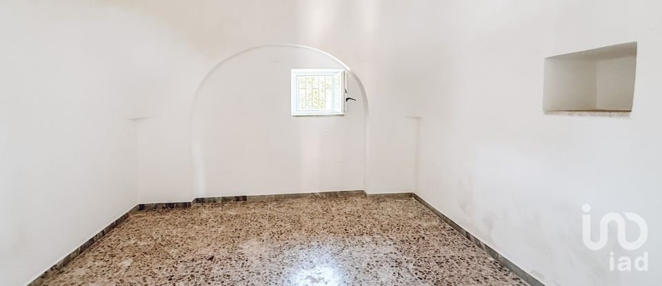 Farm 17 rooms of 511 m² in Martina Franca (74015)
