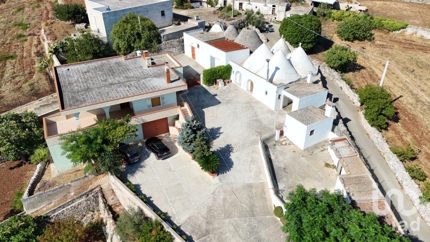 Farm 17 rooms of 511 m² in Martina Franca (74015)