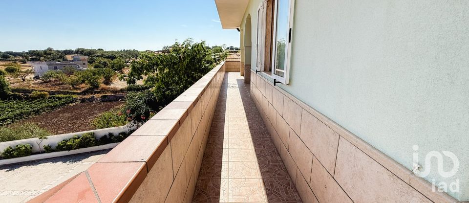 Farm 17 rooms of 511 m² in Martina Franca (74015)