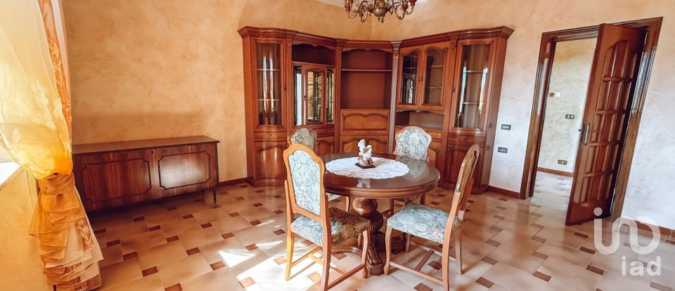 Farm 17 rooms of 511 m² in Martina Franca (74015)