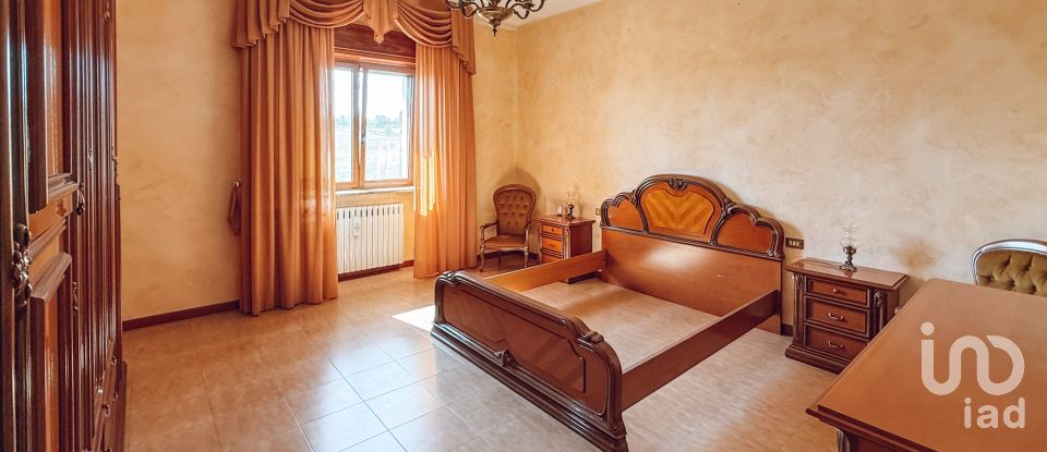 Farm 17 rooms of 511 m² in Martina Franca (74015)