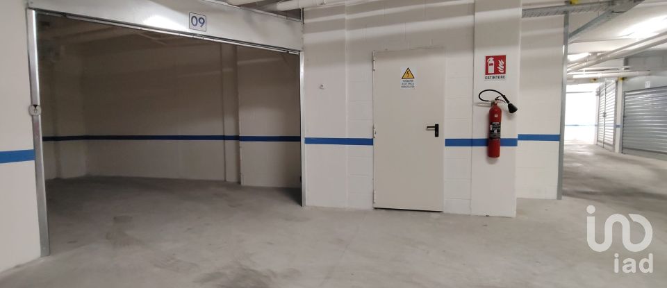 Posto auto di 13 m² in Roma (00141)