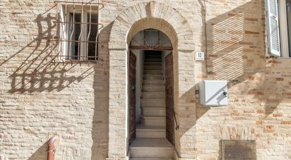 Casa di paese 8 locali di 238 m² in Mogliano (62010)