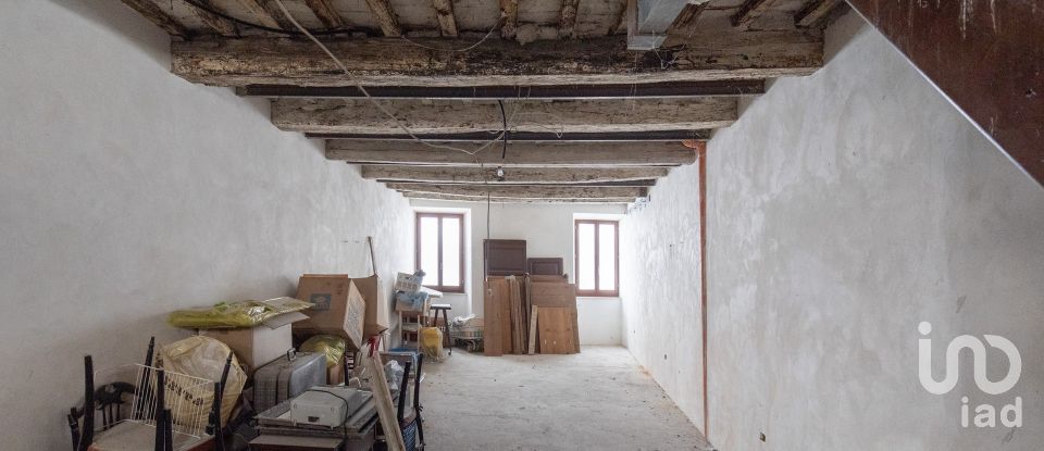 Casa di paese 8 locali di 238 m² in Mogliano (62010)