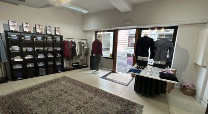 Negozio / locale commerciale di 54 m² in Cesano Maderno (20811)