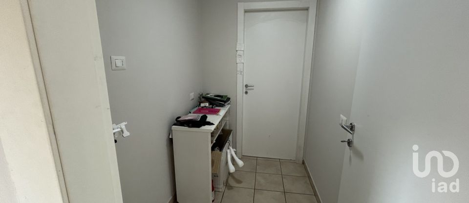 Negozio / locale commerciale di 54 m² in Cesano Maderno (20811)