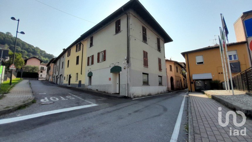 Shop / premises commercial of 72 m² in Calolziocorte (23801)