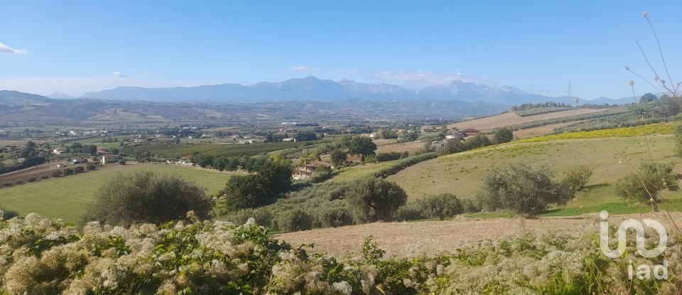 Villa Bifamiliare 16 locali di 216 m² in Roseto degli Abruzzi (64026)