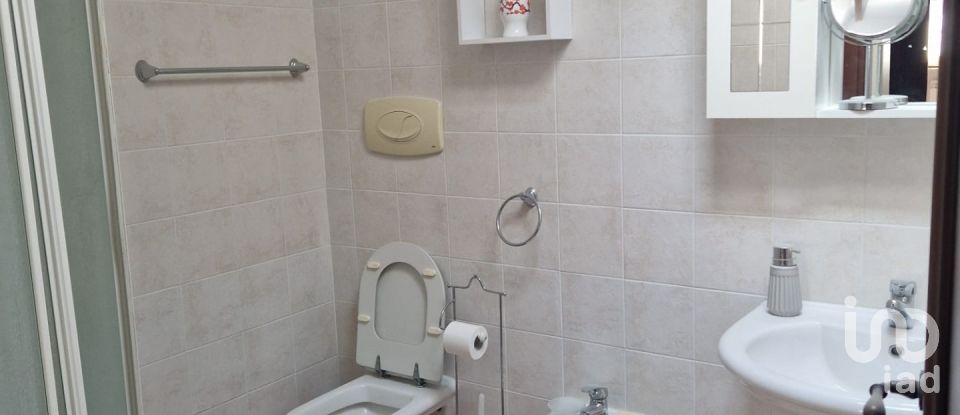 Villa Bifamiliare 16 locali di 216 m² in Roseto degli Abruzzi (64026)