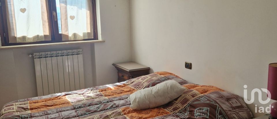 Villa Bifamiliare 16 locali di 216 m² in Roseto degli Abruzzi (64026)