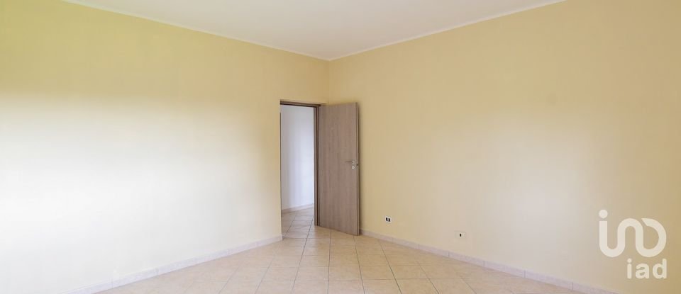 Three-room apartment of 82 m² in Besana in Brianza (20842)