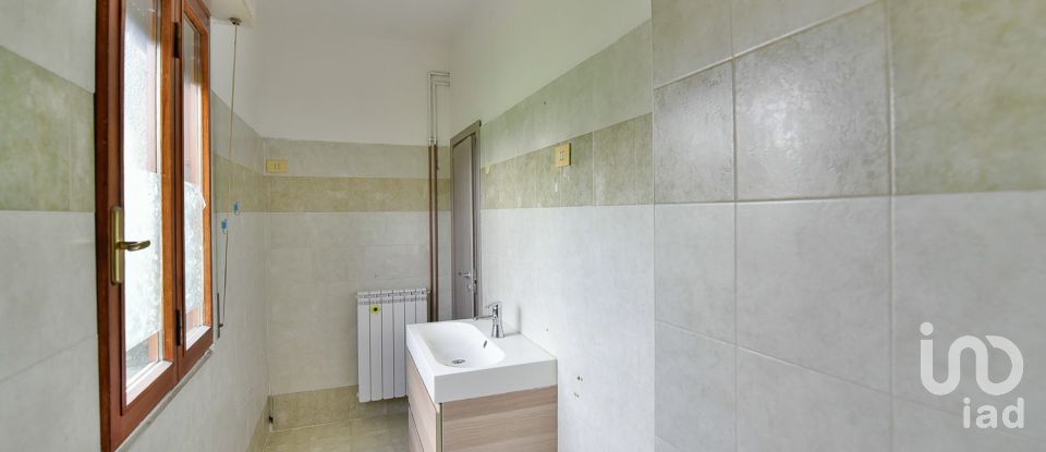 Three-room apartment of 82 m² in Besana in Brianza (20842)