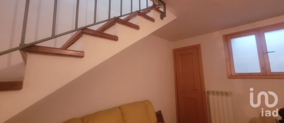 Apartment 6 rooms of 70 m² in Calenzano (50041)