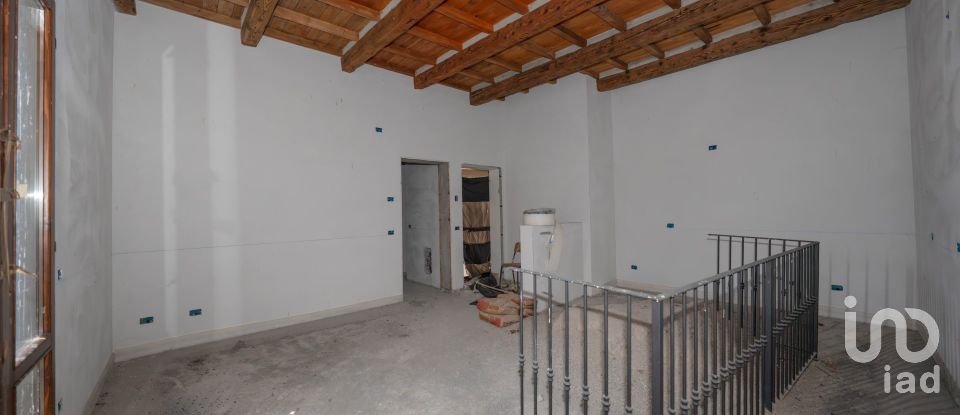 Appartamento 6 locali di 226 m² a Massa Fiscaglia (44025)