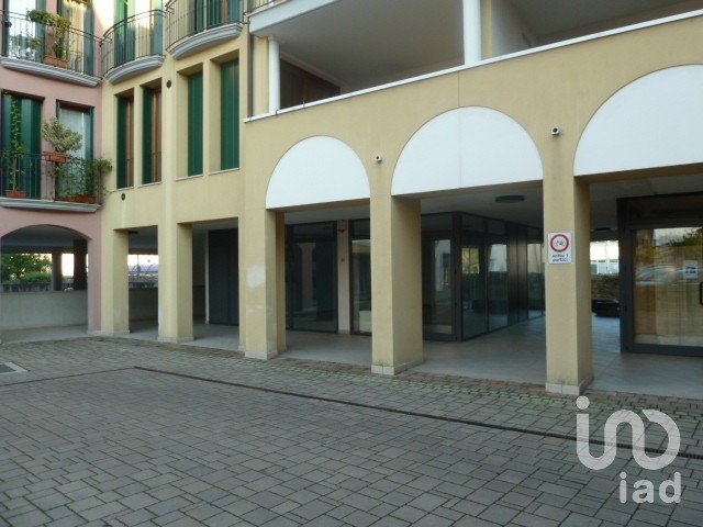 Shop / premises commercial of 39 m² in Caldogno (36030)