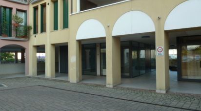 Negozio / locale commerciale di 39 m² in Caldogno (36030)